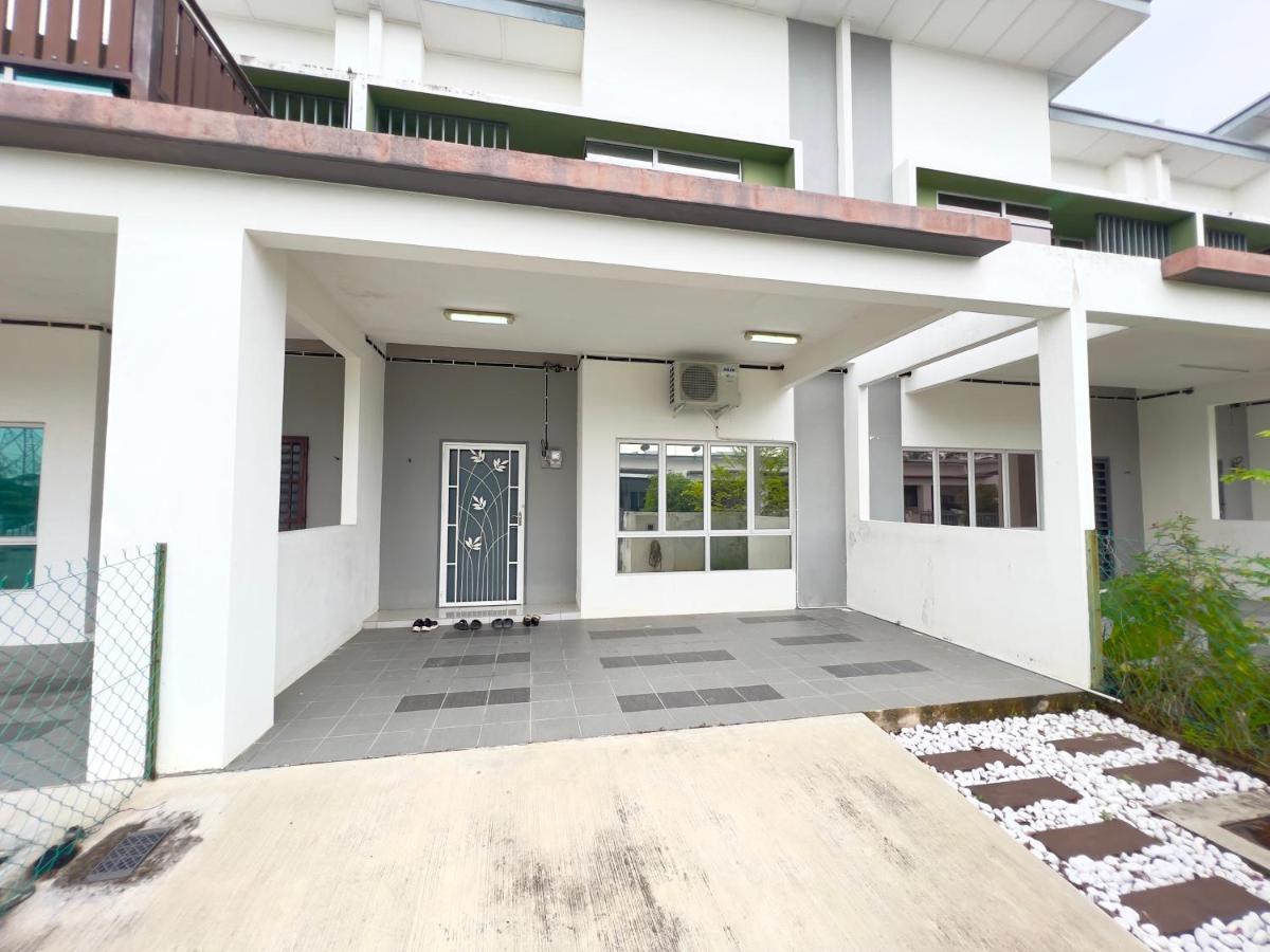 De Qasturee Klia@Kota Warisan Homestay Nearest To Airport Kampong Besut Экстерьер фото